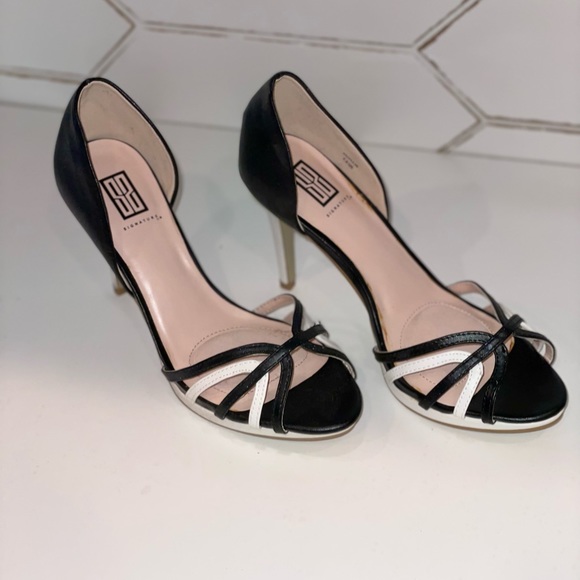 Signature Brand Heels black and white - Picture 2 of 5